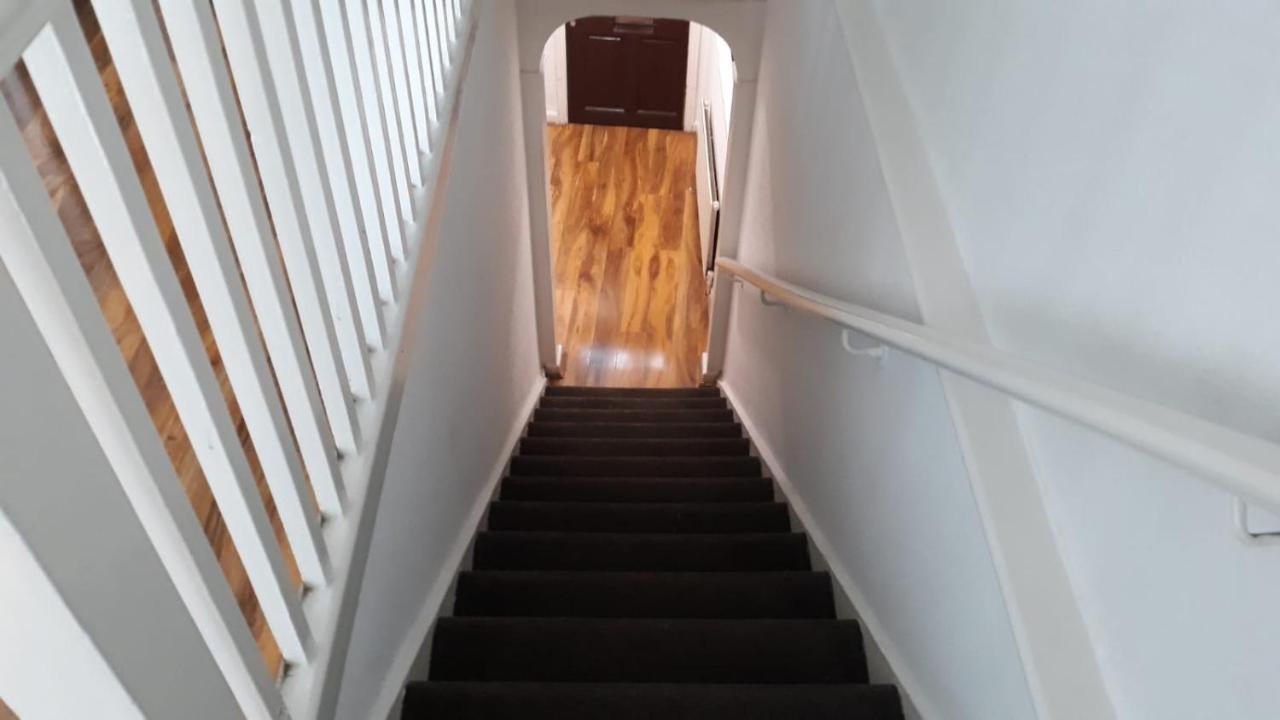 ロンドン13 Vale Houseアパートメント エクステリア 写真